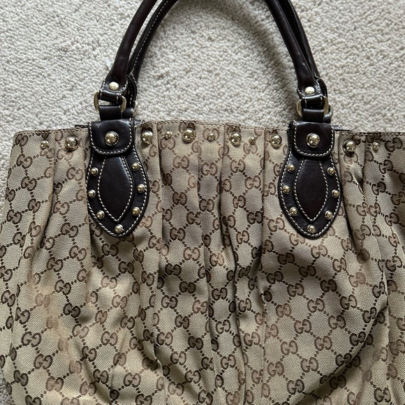 Gucci Handbags - Gucci hobo bag